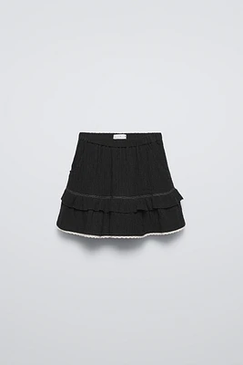 LACE TRIM RUFFLED SKORT