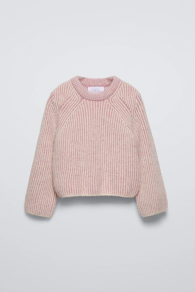 KNIT SWEATER