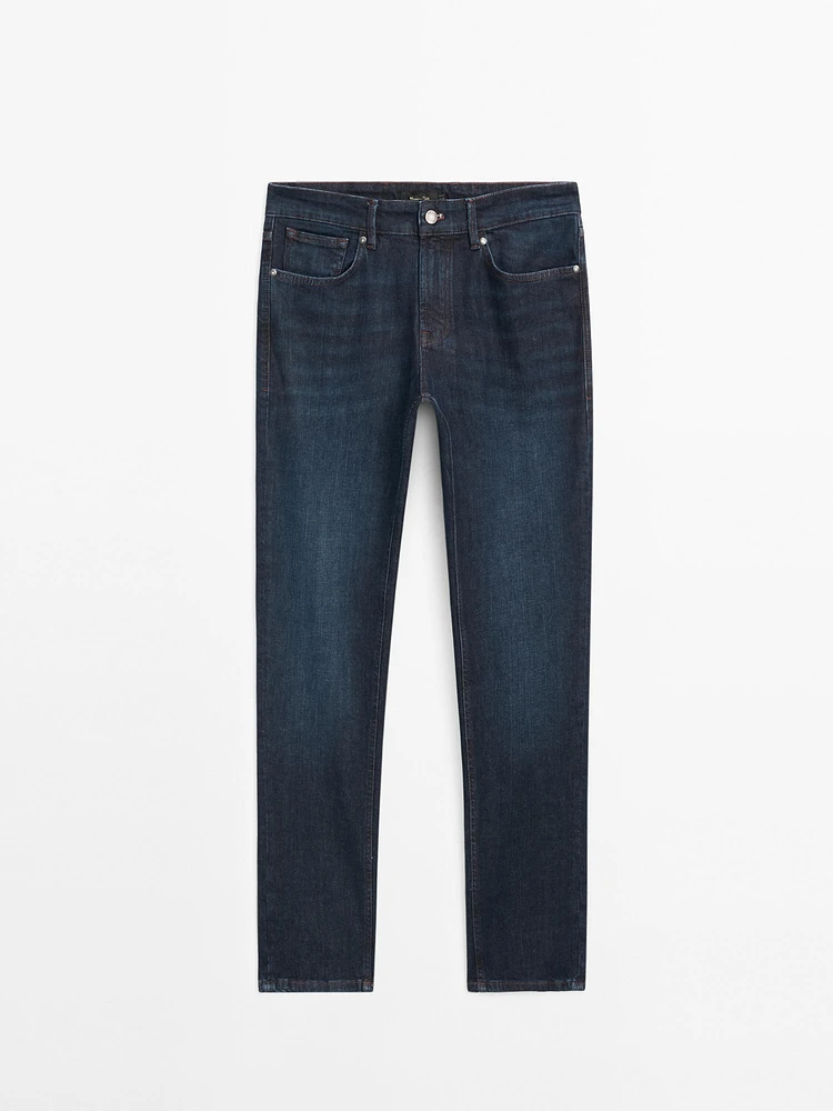 Tapered fit enzymatic jeans