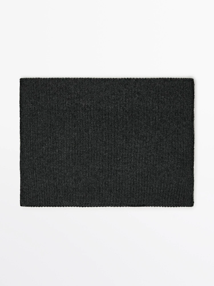 Ribbed 100% cashmere scarf