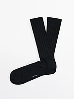 Ribbed socks with cylinder detail