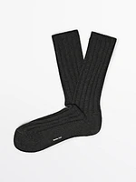 Ribbed socks with cylinder detail