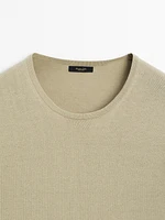 Crew neck knit sweater