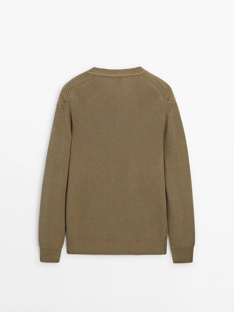 Crew neck cotton knit sweater