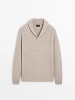 100% wool sweater with collar detail