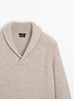 100% wool sweater with collar detail