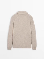 100% wool sweater with collar detail