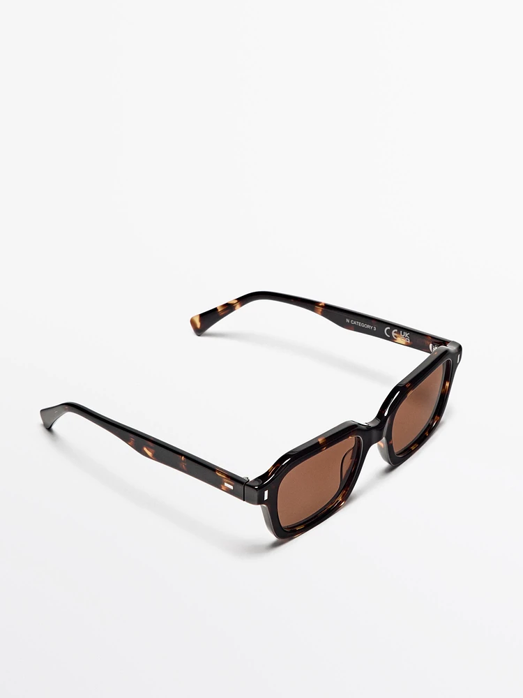 Rectangular tortoiseshell-effect sunglasses