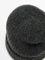 Ribbed 100% cashmere beanie