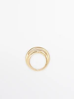 Oval ring