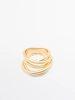 Oval ring