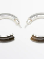 Hoop earrings with resin detail