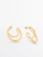 Oval hoop earrings