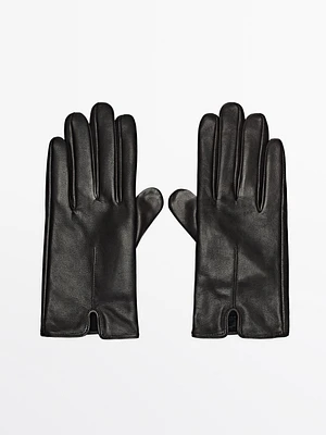 Leather gloves with seam detail