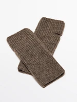 Knit mittens