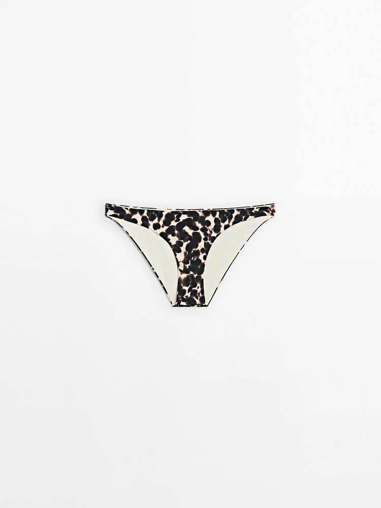 Low-rise bikini bottoms