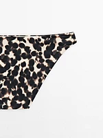 Low-rise bikini bottoms