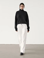 Wide-leg flowing trousers with darts