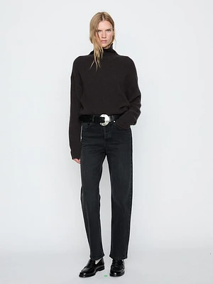 Mid-rise straight-leg comfort jeans