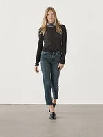 Slim fit mid-rise cropped jeans