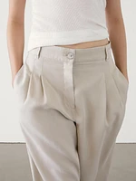 Pleated wide-leg trousers