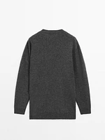 Long crew neck sweater