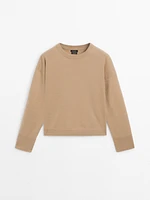 100% cashmere crew neck sweater