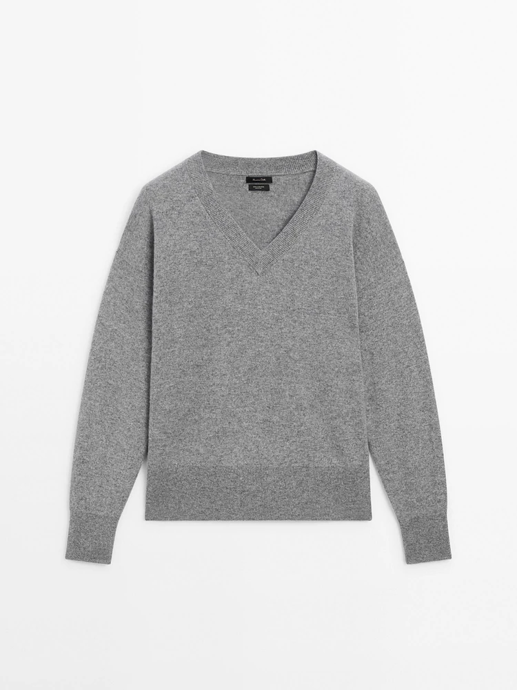 Knit 100% cashmere V-neck sweater