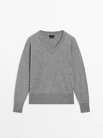 Knit 100% cashmere V-neck sweater