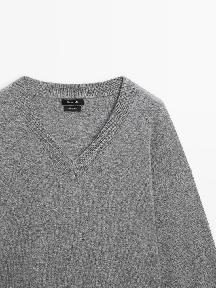 Knit 100% cashmere V-neck sweater