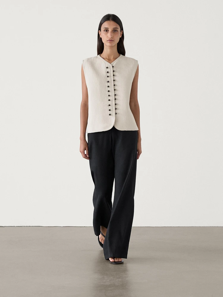 Buttoned V-neck waistcoat