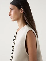 Buttoned V-neck waistcoat