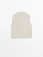 Buttoned V-neck waistcoat