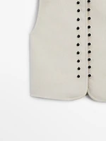 Buttoned V-neck waistcoat