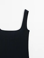 Ribbed top with straight neckline