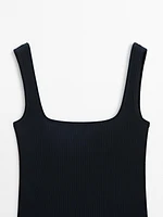 Ribbed top with straight neckline