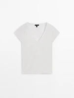 T-shirt with short raglan sleeves