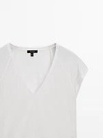 T-shirt with short raglan sleeves