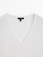 T-shirt with short raglan sleeves