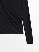 Long sleeve V-neck T-shirt