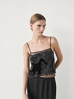 Top with velvet and lace details