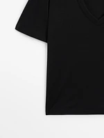 100% cotton V-neck T-shirt