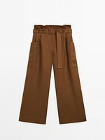 Linen trousers with darts at the waist