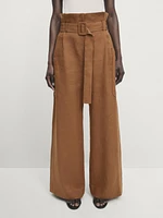 Linen trousers with darts at the waist