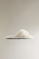 SHEEPSKIN CROSSOVER SLIPPER