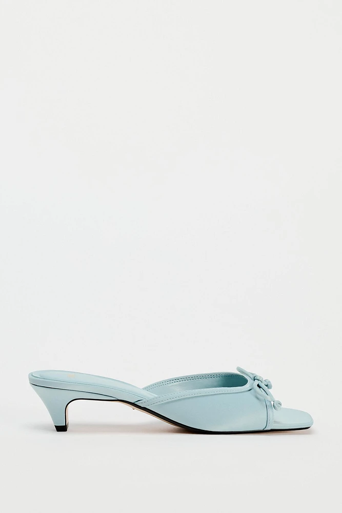 HEELED MULES WITH BOW