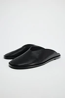 FLAT LEATHER SLIDES