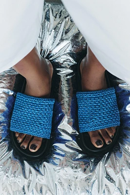 WOVEN FLAT SANDALS