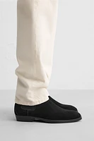 POINTED TOE LEATHER CHELSEA BOOTS