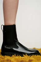 LUG SOLE ANKLE BOOT